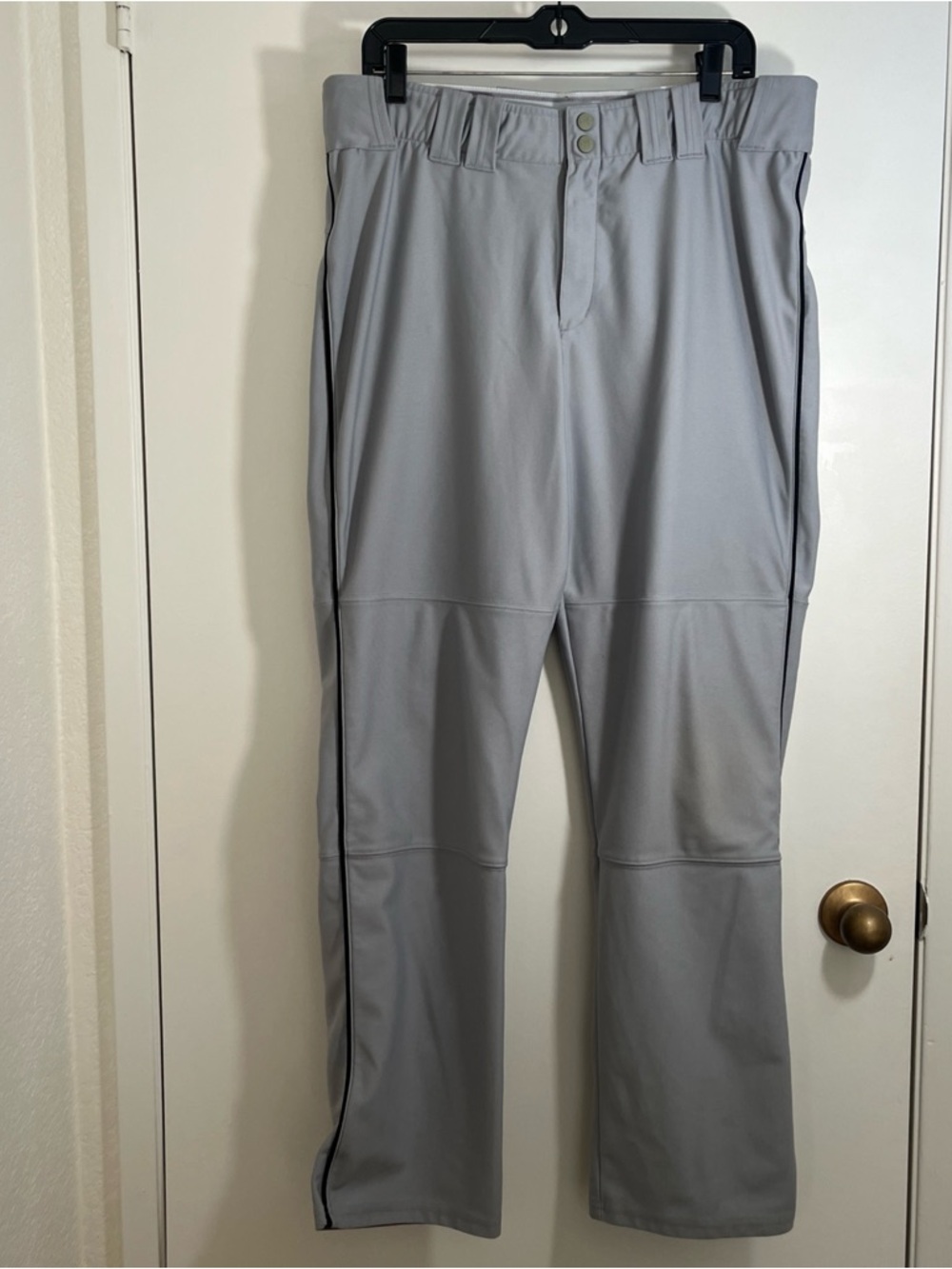 Under Armour Light Gray w/Black Stripe Loose Baseball Pants Large AND Camo Belt